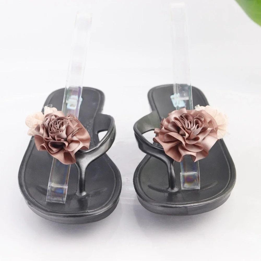 Oka B Okabashi Womens Kathleens Sandals Size 9.5 Silver Gray Wedge Thong Flowers